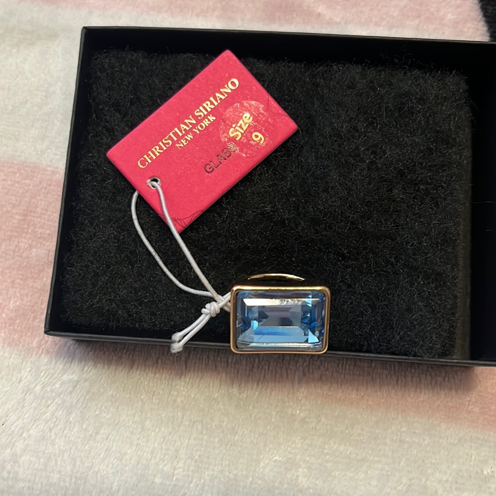 Beautiful Christian Siriano 14 karat gold plated, blue glass, stone ring